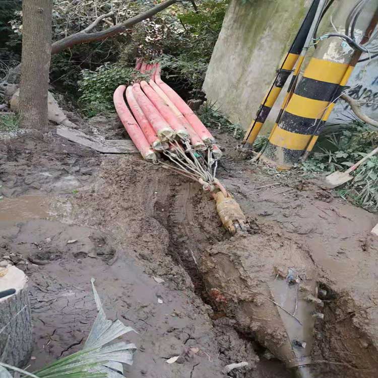 武川拖拉管